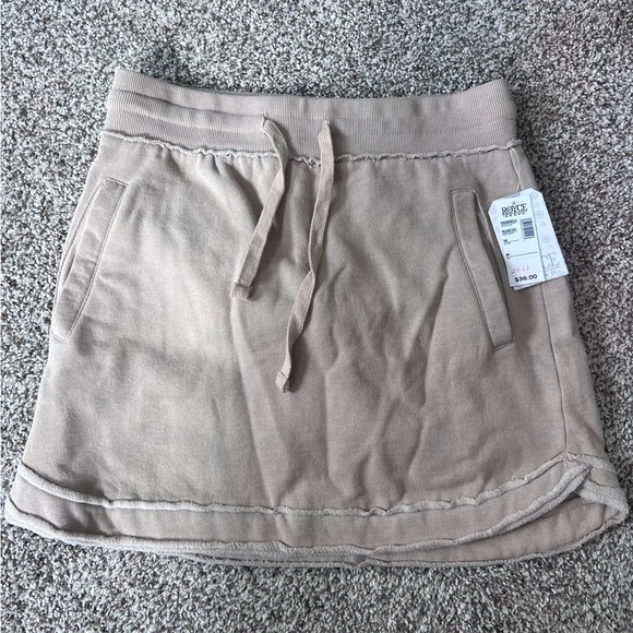 Royce Brand Beige Skort with Drawstring Waist NWT - Picture 2 of 6